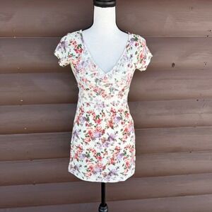 L.E.I. Floral Lace Trim Mini Dress Junior M Floral Short Sleeve V-Neck Tunic Y2K